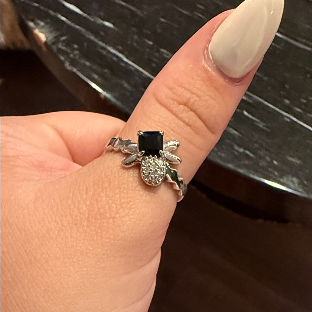 Size 8 bee ring black onyx from bomb party